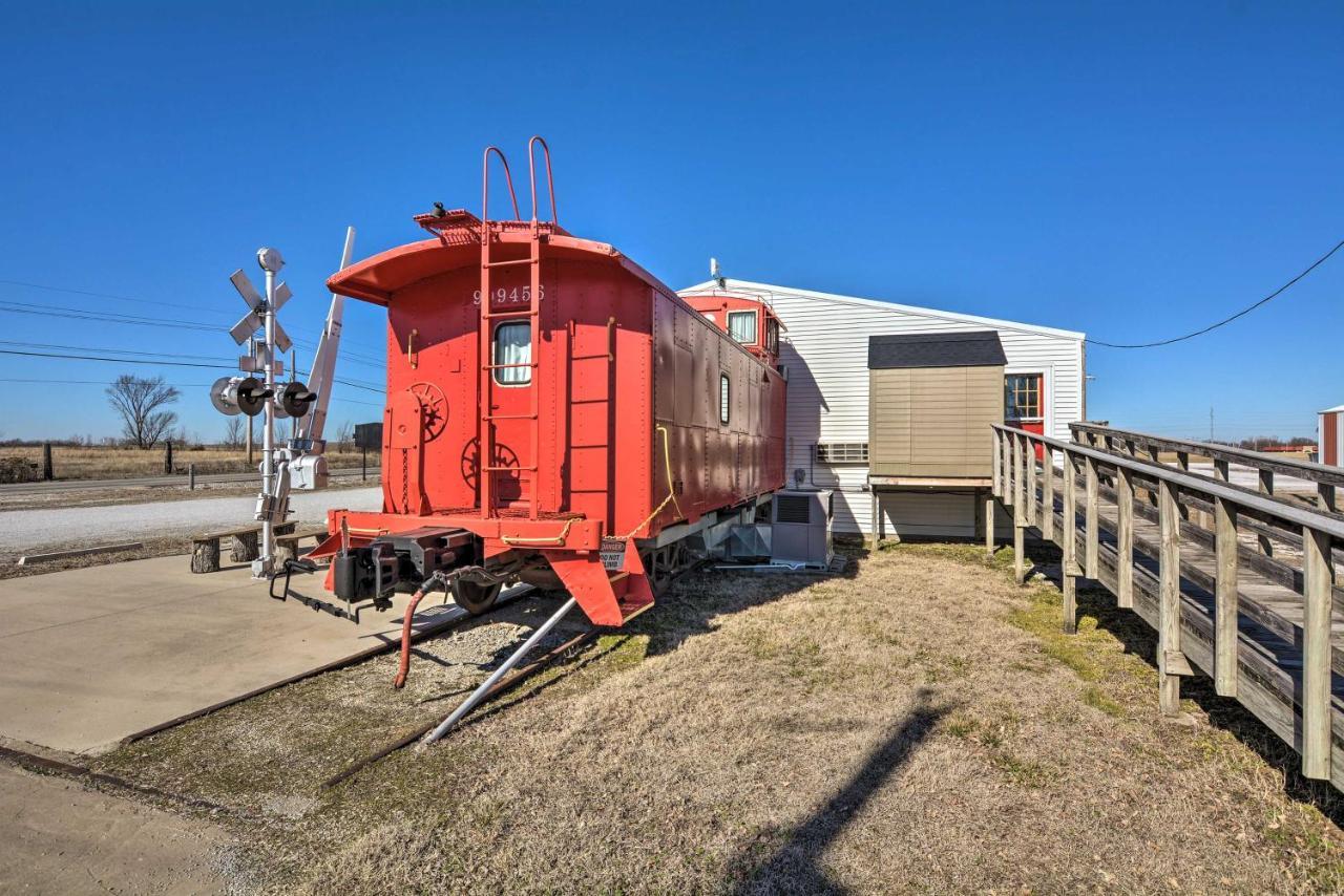 Unique Joplin Gem Converted Train Car Studio Dış mekan fotoğraf