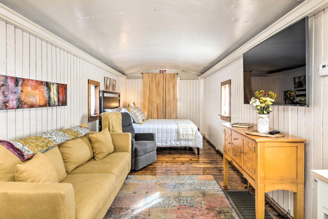 Unique Joplin Gem Converted Train Car Studio Dış mekan fotoğraf