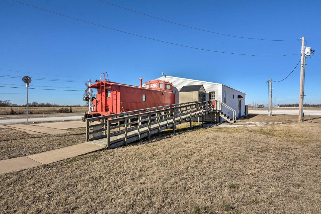 Unique Joplin Gem Converted Train Car Studio Dış mekan fotoğraf