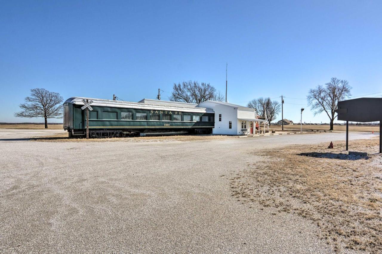 Unique Joplin Gem Converted Train Car Studio Dış mekan fotoğraf