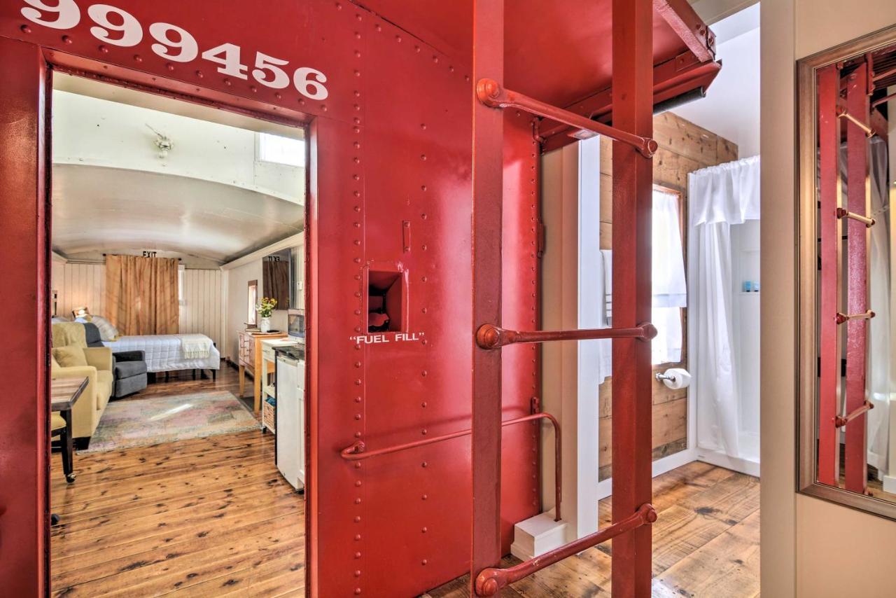 Unique Joplin Gem Converted Train Car Studio Dış mekan fotoğraf